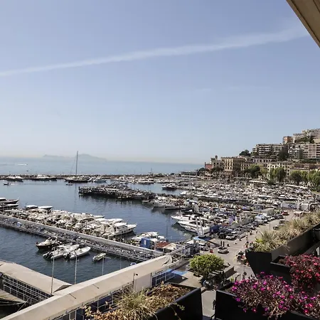 Demetra Luxury Neapol