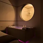 Demetra Luxury בית הארחה