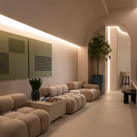 Pensión Demetra Luxury 4*