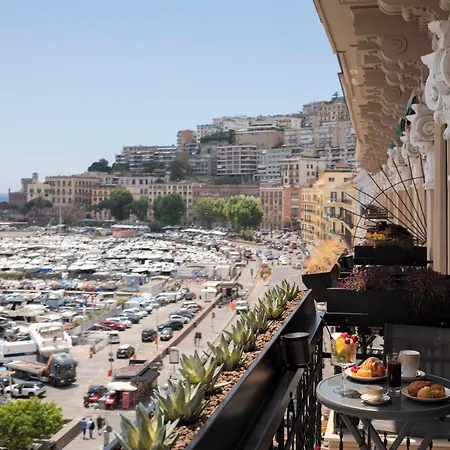Pensión Demetra Luxury 4*