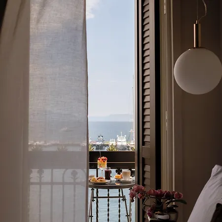 Demetra Luxury