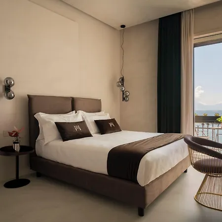 Demetra Luxury 4* Nápoles